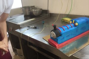 Thomas die Lokomotive Torte Behind the scenes 5